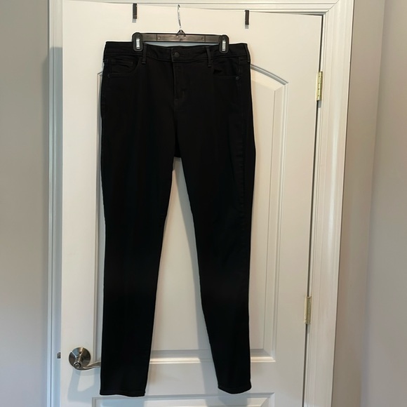 Old Navy tall mid-rise Pop Icon Skinny jeans in black. - Picture 1 of 3